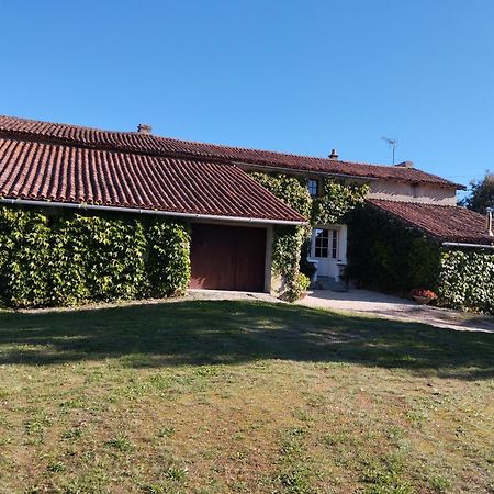 Maison Au Calme Avec Vue Etang Clesse  Ngoại thất bức ảnh