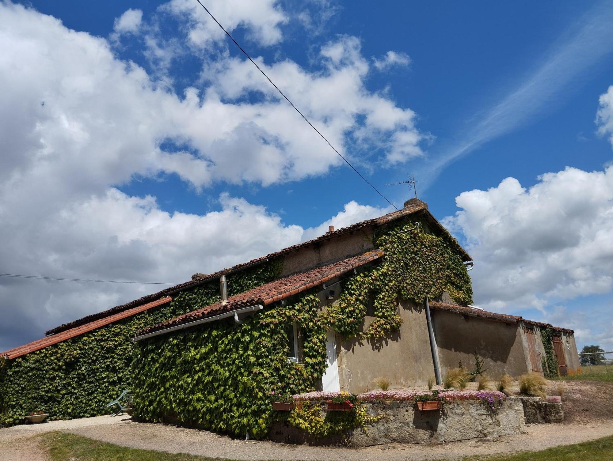 Maison Au Calme Avec Vue Etang Clesse  Ngoại thất bức ảnh